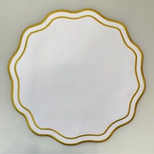 Golden Elegance set of 6 Placemats,16.6 x 16.6
Golden touch of refinement luxury
